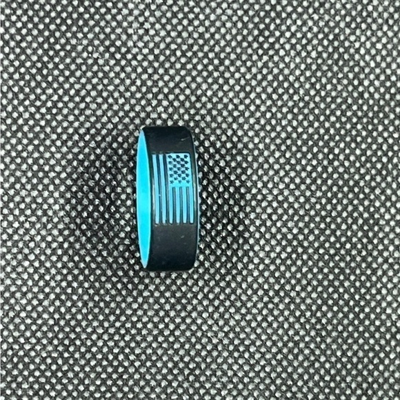 Patriotic American Flag Silicone Ring, Unisex, Comfort Fit - Picture 2 of 4